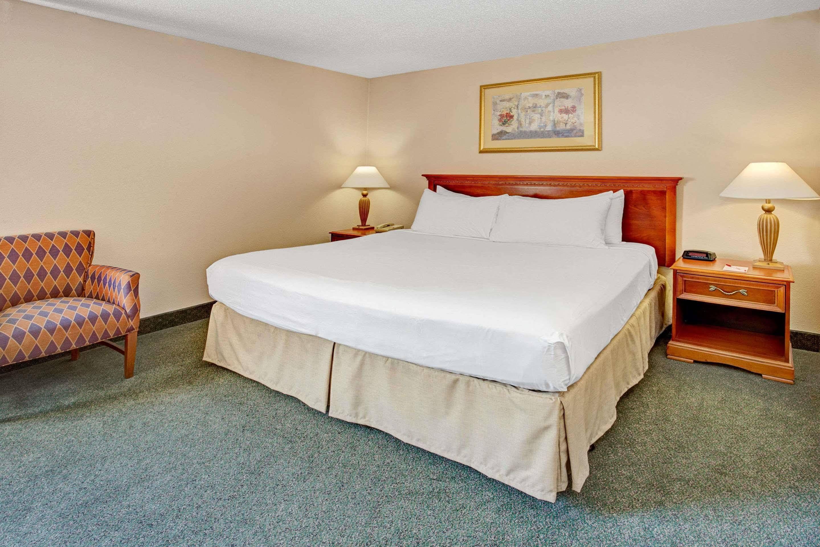 Holiday Inn Indianapolis - Airport Area N By Ihg Экстерьер фото