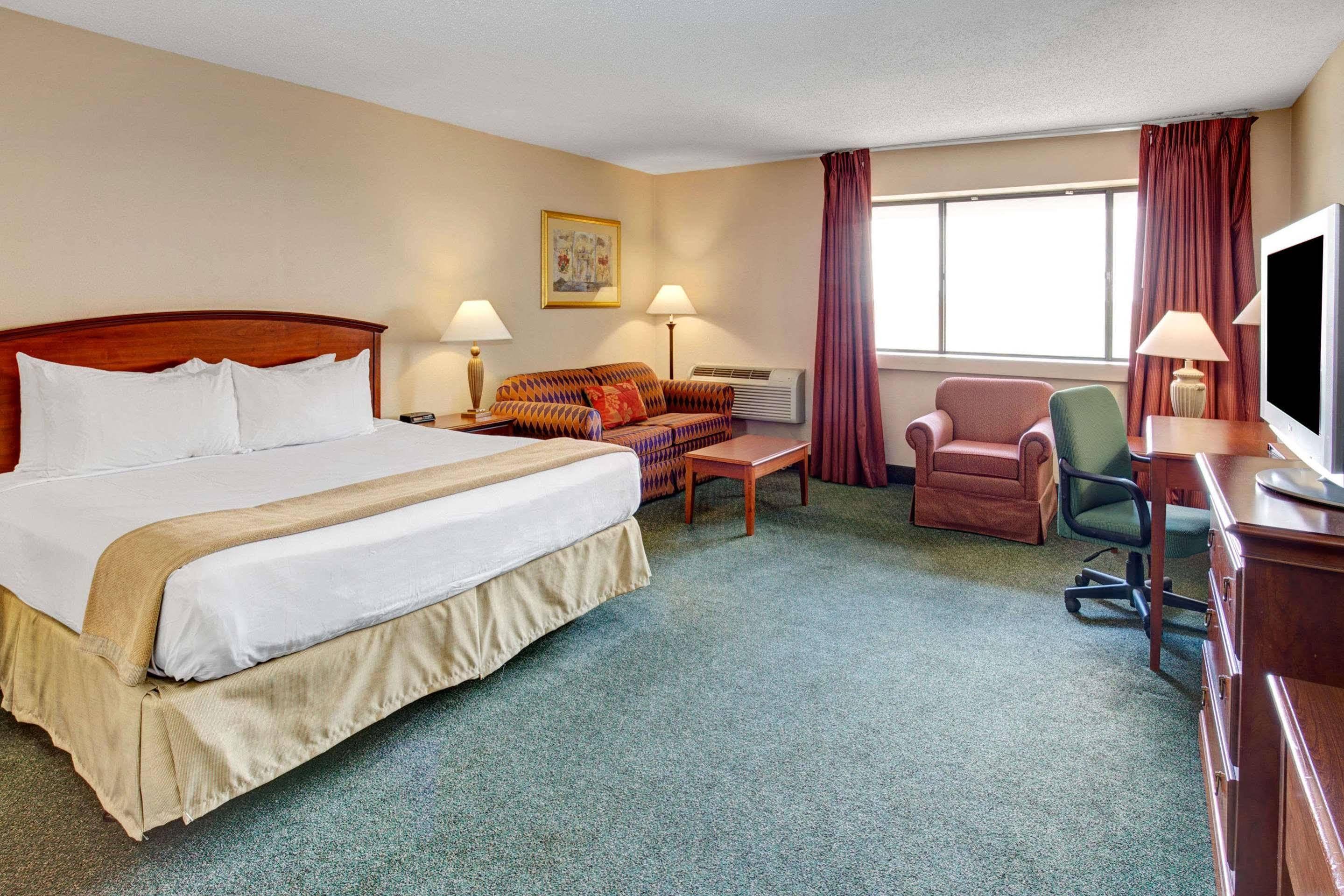 Holiday Inn Indianapolis - Airport Area N By Ihg Экстерьер фото