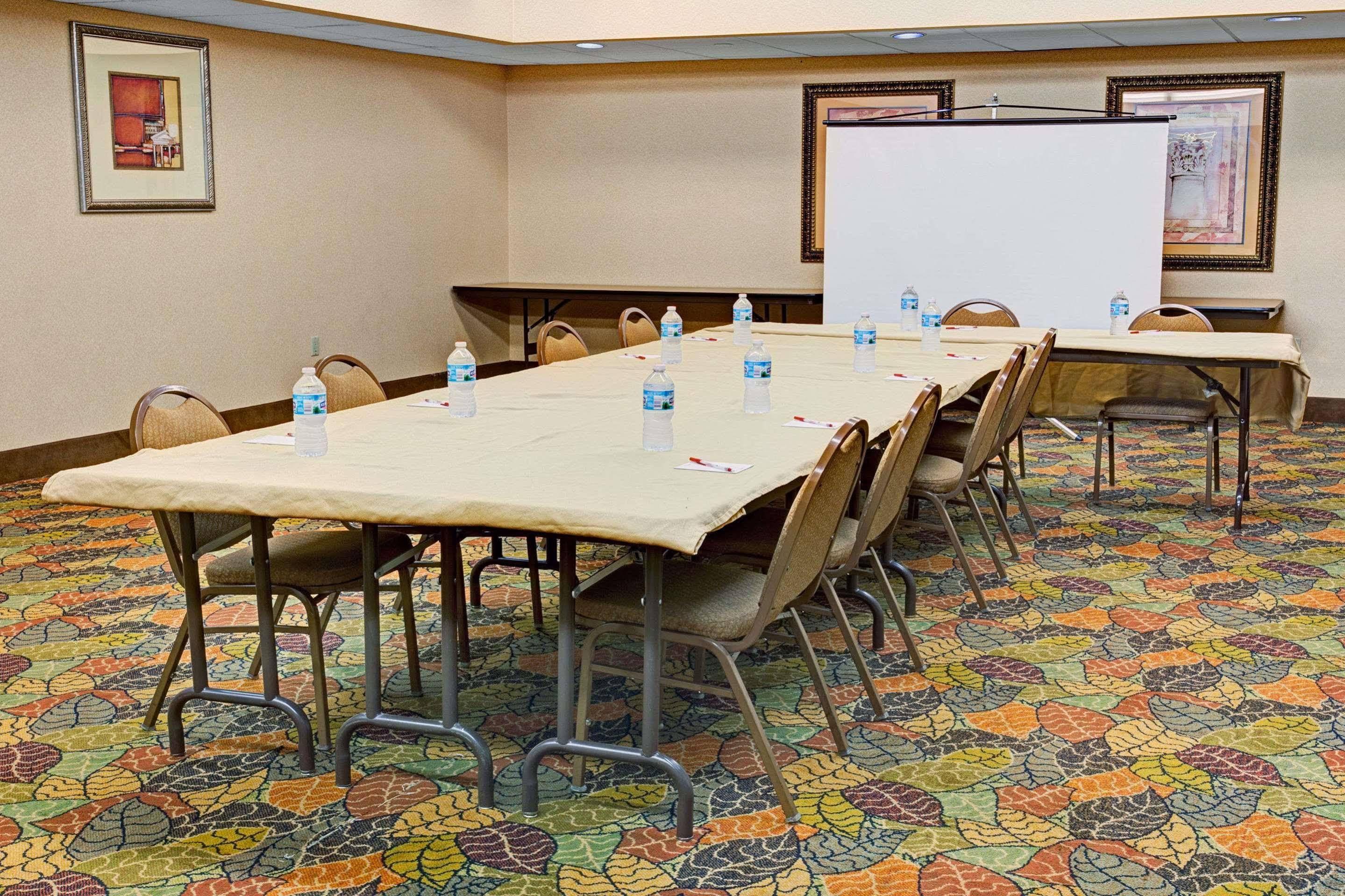 Holiday Inn Indianapolis - Airport Area N By Ihg Экстерьер фото